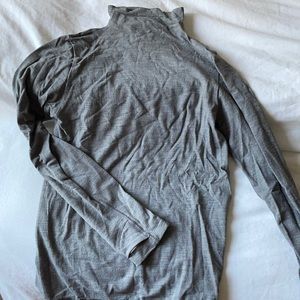 Lightweight turtleneck